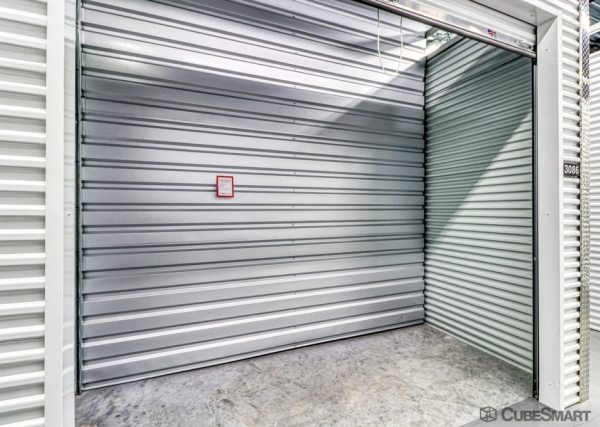 Facility photo: //images.sparefoot.com/medium/2383266903413bf222f.jpg