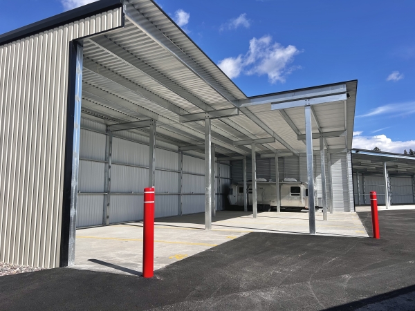 Facility photo: //images.sparefoot.com/medium/238329691b875dce389.jpeg