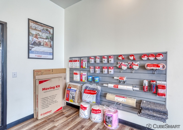 Facility photo: //images.sparefoot.com/medium/23835069f5b666a6002.jpg