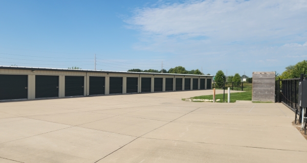 Facility photo: //images.sparefoot.com/medium/23836767242ecccbf98.jpg
