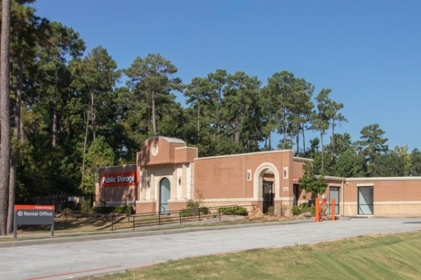 Facility photo: //images.sparefoot.com/medium/2384126957d363c8f2b.jpg