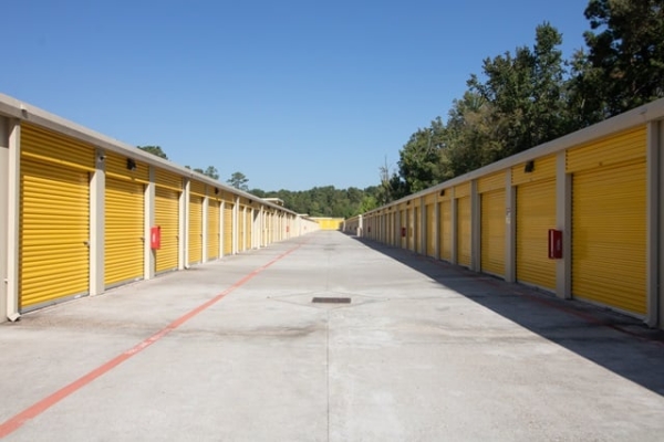 Facility photo: //images.sparefoot.com/medium/23841269f5fb0d10eb3.jpg