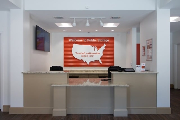 Facility photo: //images.sparefoot.com/medium/23841269f5fb0ddd6d9.jpg