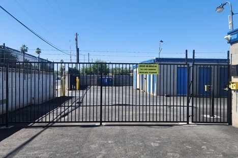 Facility photo: //images.sparefoot.com/medium/238419689ce0a8863b5.jpg