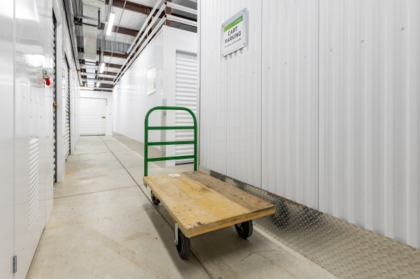 Facility photo: //images.sparefoot.com/medium/23843469692a6b6f4d1.jpg