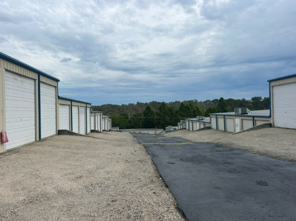 Facility photo: //images.sparefoot.com/medium/23843868d1700338386.png