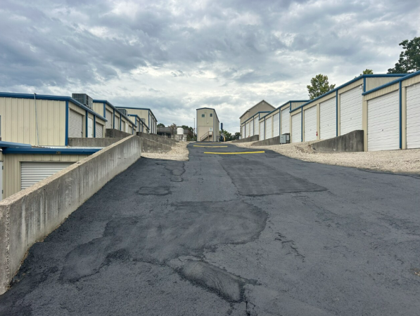 Facility photo: //images.sparefoot.com/medium/23843868d17004efe7e.png