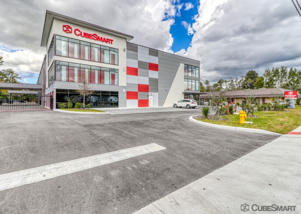 Facility photo: //images.sparefoot.com/medium/238442698ae48aa9977.jpg