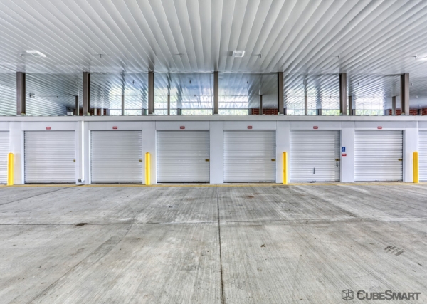 Facility photo: //images.sparefoot.com/medium/238443688c848423b4f.jpg
