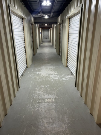 Facility photo: //images.sparefoot.com/medium/2384666894d5f5e6b49.jpg