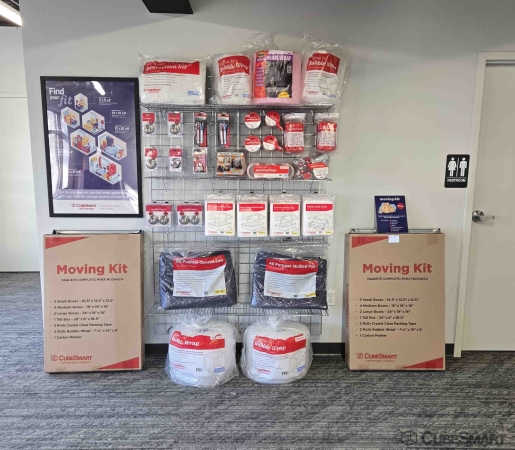 Facility photo: //images.sparefoot.com/medium/238470686f74e99b313.jpg