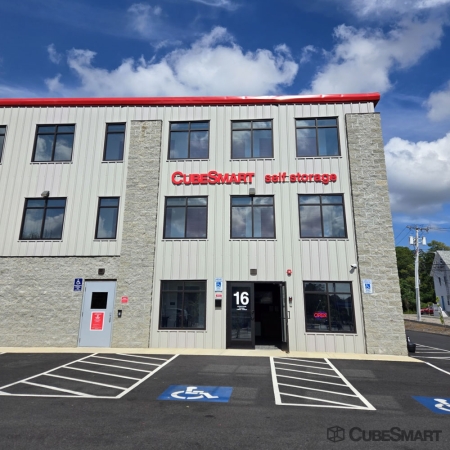 Facility photo: //images.sparefoot.com/medium/23847068ca69b0a94ce.jpg
