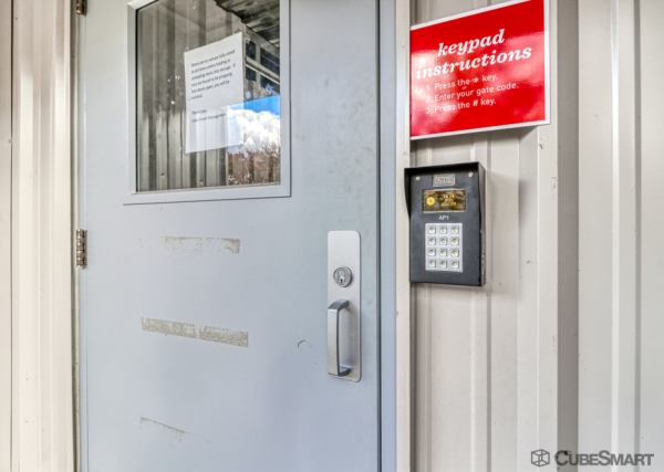 Facility photo: //images.sparefoot.com/medium/2384706943bd65dd9ac.jpg