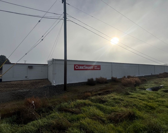 Facility photo: //images.sparefoot.com/medium/23848069fc320e63918.jpg
