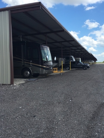 Facility photo: //images.sparefoot.com/medium/238482674e43033688f.jpg