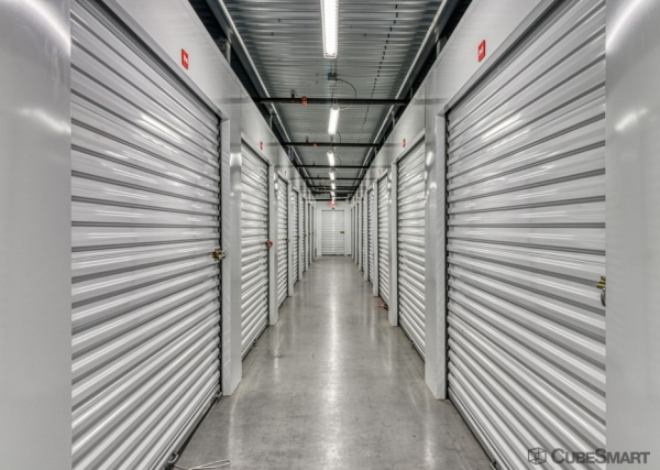 Facility photo: //images.sparefoot.com/medium/23848968833a4343587.jpg