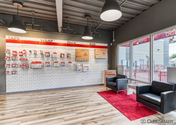 Facility photo: //images.sparefoot.com/medium/23848969031d20e240b.jpg