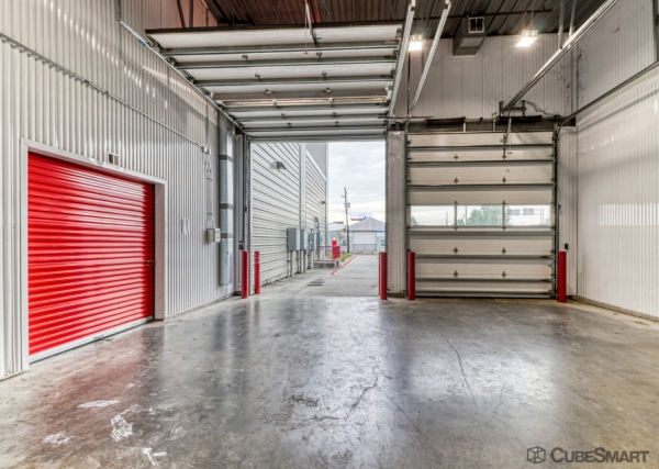 Facility photo: //images.sparefoot.com/medium/238489691edc72a7210.jpg