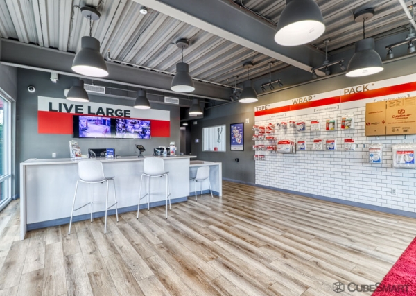 Facility photo: //images.sparefoot.com/medium/2384896971e5a43babc.jpg