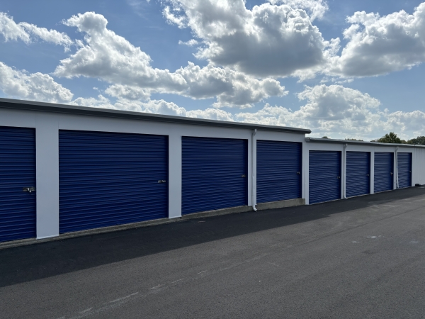 Facility photo: //images.sparefoot.com/medium/23850168dd7fadb6271.jpg