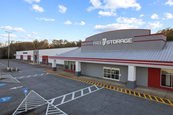 Facility photo: //images.sparefoot.com/medium/23851768ded63d6b69c.jpg