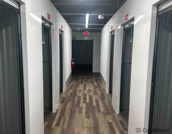Facility photo: //images.sparefoot.com/medium/238522688339bc80f23.jpg
