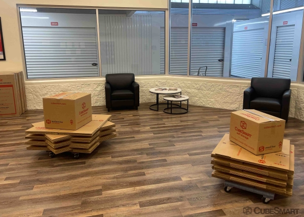 Facility photo: //images.sparefoot.com/medium/238522688339c6b856c.jpg