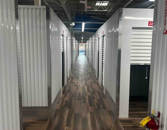 Facility photo: //images.sparefoot.com/medium/2385226894664a6b66a.jpg