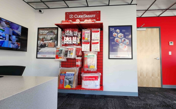 Facility photo: //images.sparefoot.com/medium/23852368833b8ebac32.jpg