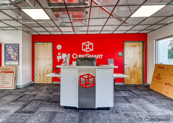 Facility photo: //images.sparefoot.com/medium/238523691edd92001eb.jpg