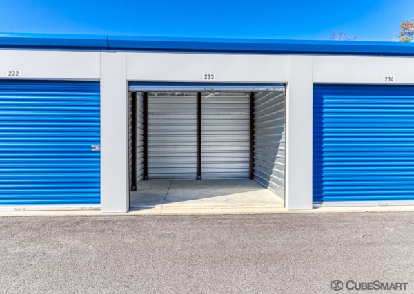 Facility photo: //images.sparefoot.com/medium/2385346943b197790d9.jpg