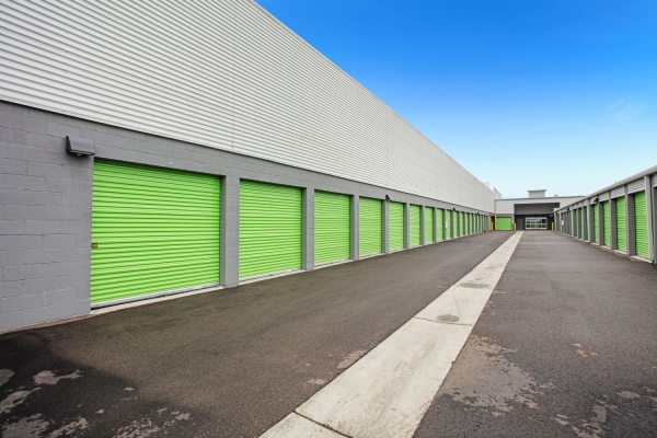 Facility photo: //images.sparefoot.com/medium/23853569942e0105e21.jpg