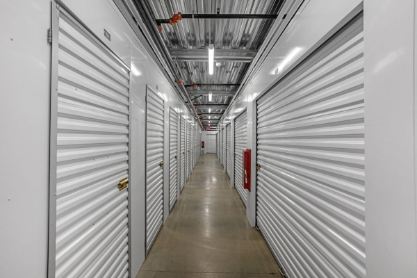 Facility photo: //images.sparefoot.com/medium/23853569942e01e5373.jpg