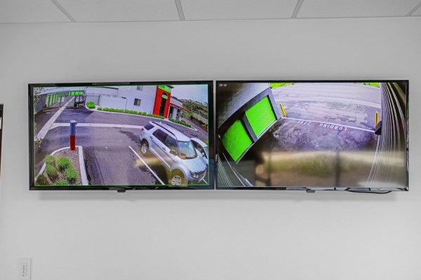 Facility photo: //images.sparefoot.com/medium/23853569942e03d603a.jpg