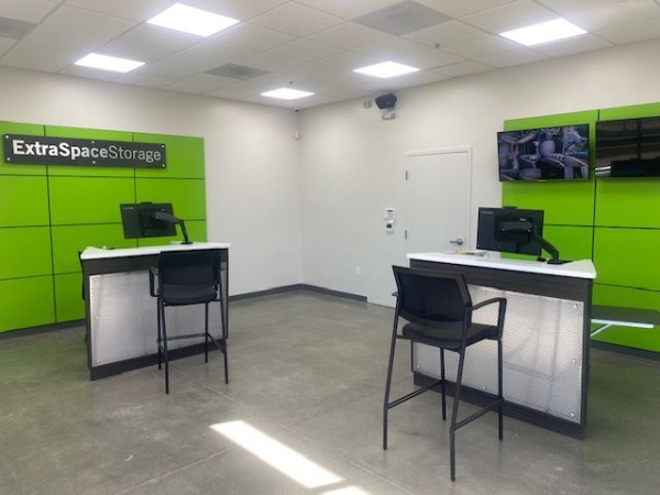 Facility photo: //images.sparefoot.com/medium/238549699430fd41276.jpg