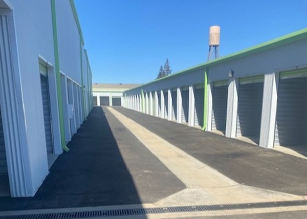 Facility photo: //images.sparefoot.com/medium/238549699430fe12c64.jpg