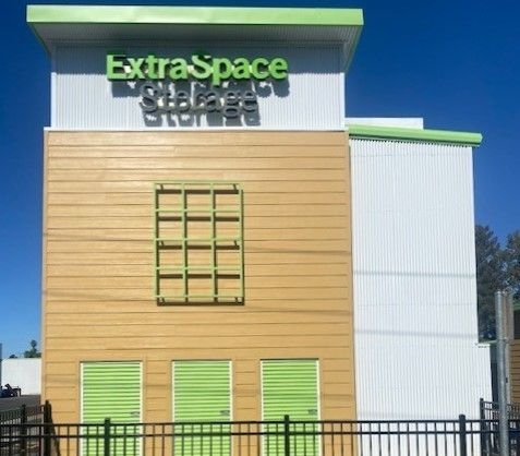 Facility photo: //images.sparefoot.com/medium/23854969943100234db.jpg