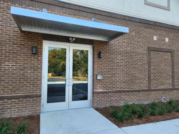 Facility photo: //images.sparefoot.com/medium/238552699430f585f39.jpg