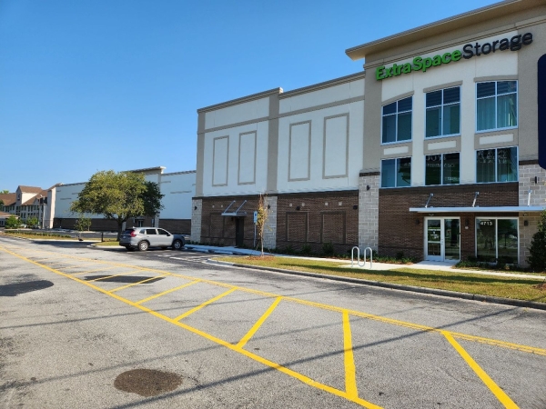 Facility photo: //images.sparefoot.com/medium/238552699430f76754b.jpg