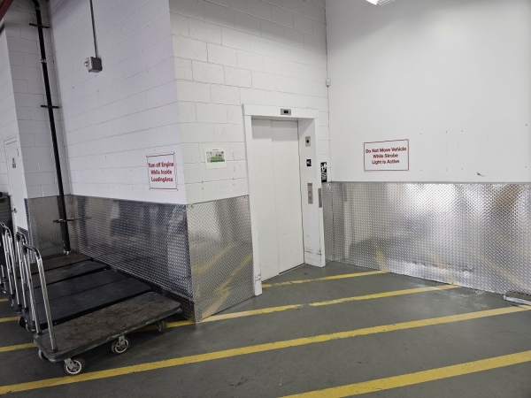 Facility photo: //images.sparefoot.com/medium/2385746994317a882b5.jpg