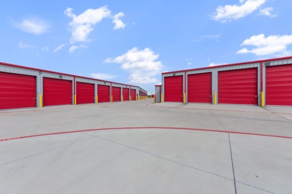 Facility photo: //images.sparefoot.com/medium/23858568b7062ae72da.jpg