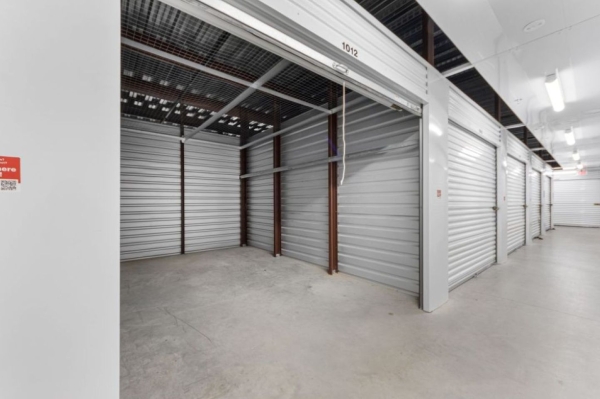 Facility photo: //images.sparefoot.com/medium/23858568b7062e4ca35.jpg