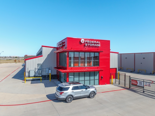 Facility photo: //images.sparefoot.com/medium/238585698a4834c2d95.jpg