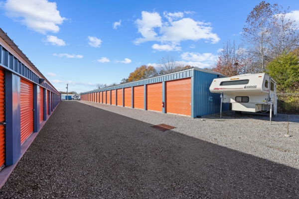 Facility photo: //images.sparefoot.com/medium/23859868dd63c314321.jpg