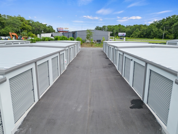 Facility photo: //images.sparefoot.com/medium/23861068dd62932aea0.jpg