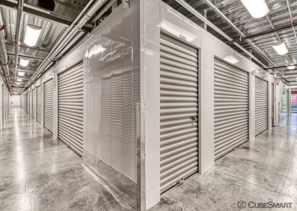 Facility photo: //images.sparefoot.com/medium/238626690331e2120d1.jpg