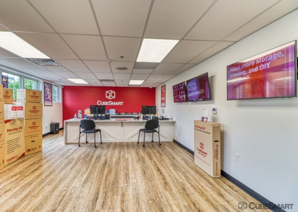 Facility photo: //images.sparefoot.com/medium/238626691ef3710769b.jpg