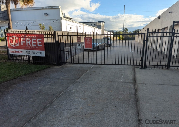 Facility photo: //images.sparefoot.com/medium/2386586912f296900b4.jpg