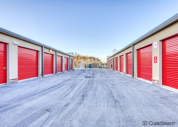 Storage Units at CubeSmart Self Storage - 3971 Colonial Blvd - FL - 3971 Colonial Boulevard