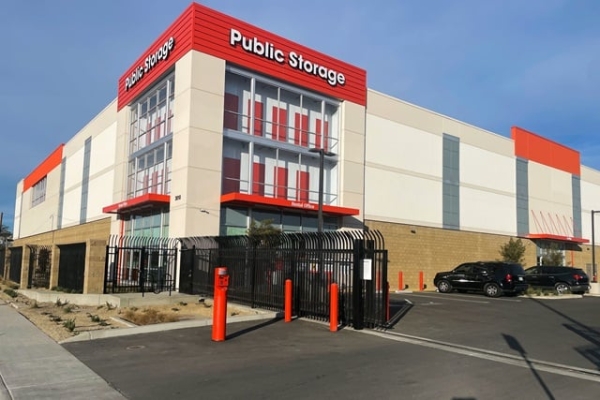 Facility photo: //images.sparefoot.com/medium/2386766884d59b7c965.jpg